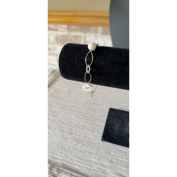 OHQ Pearl & Silver Tone Jewelry Set Necklace Bracelet & Earrings - Picture 13 of 14